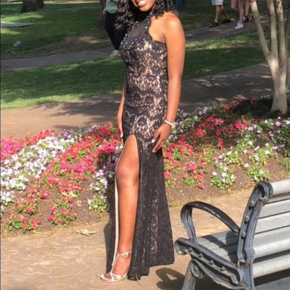 Prom dress - Picture 1 of 3